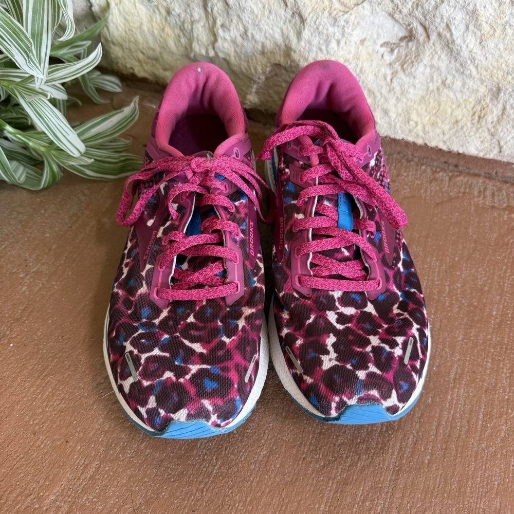 Brooks Adrenaline GTS 22 Pink Blue Cheetah Running Shoes Sneakers- Womens Sz. 13